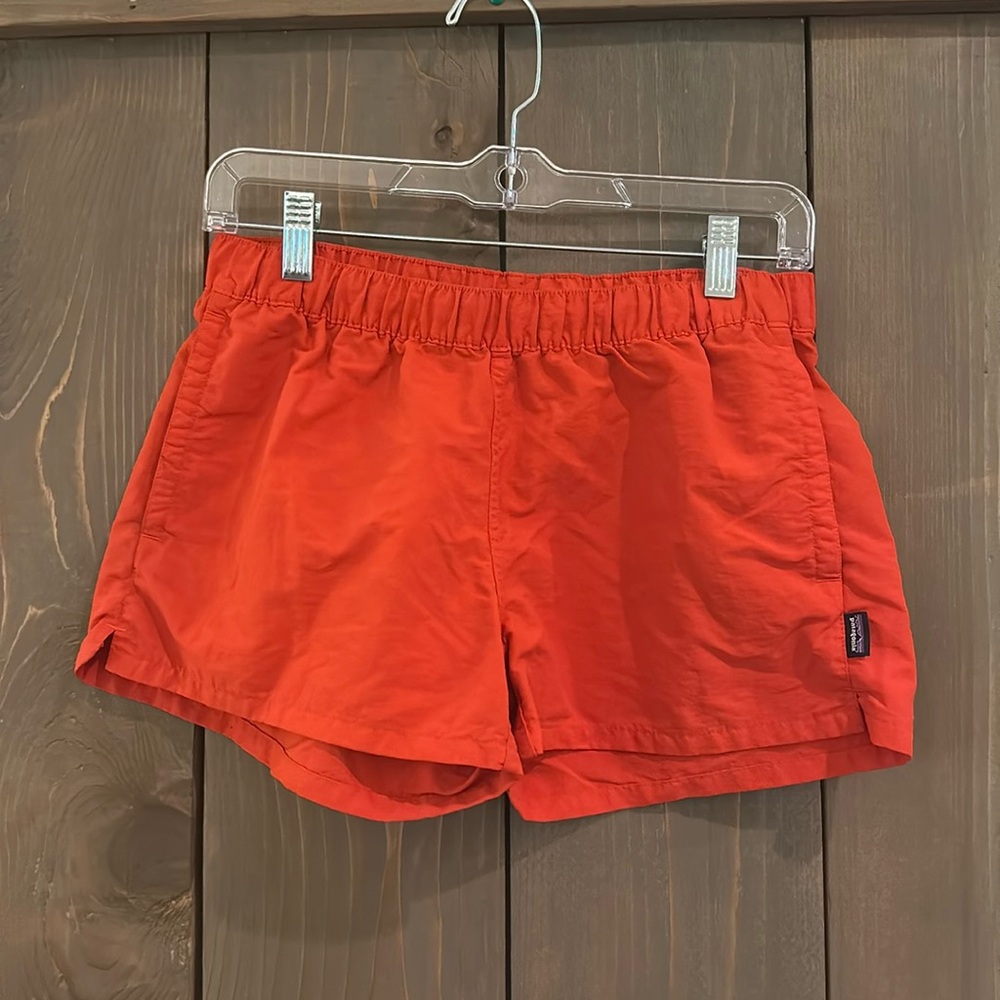 Patagonia barely baggies lifeguard red 2.5 inch shorts size medium